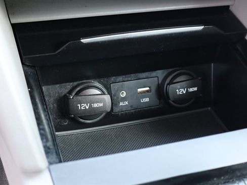 Used 2017 Hyundai Elantra SE FWD image 26