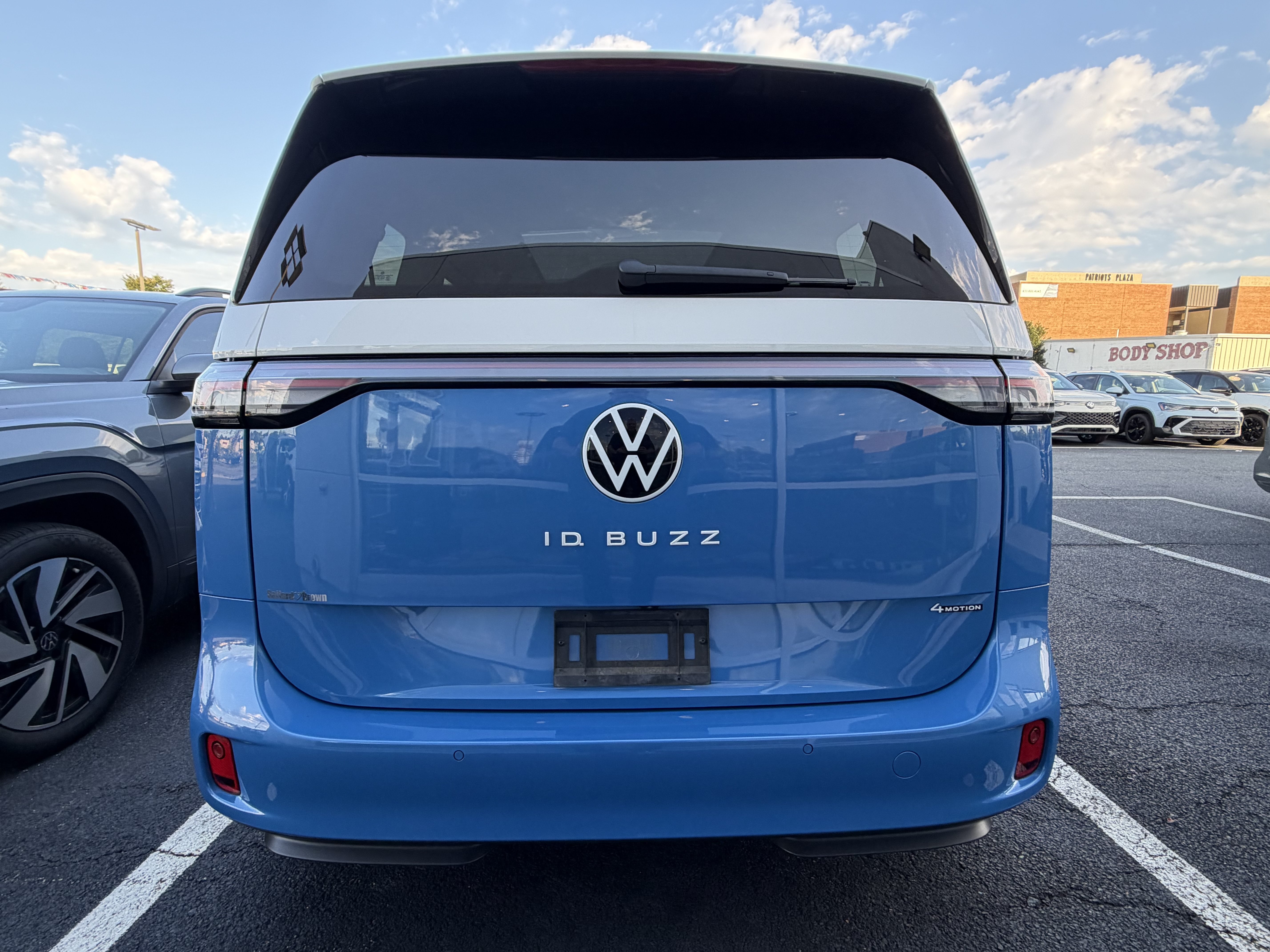 Used 2025 Volkswagen ID. Buzz 1st Edition AWD/4WD image 20