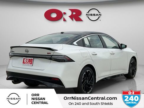 New 2026 Nissan Sentra SR w/ Floor Mat Package FWD image 5