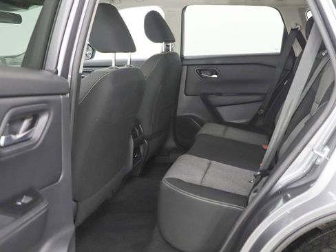 Used 2025 Nissan Rogue SV AWD/4WD image 18