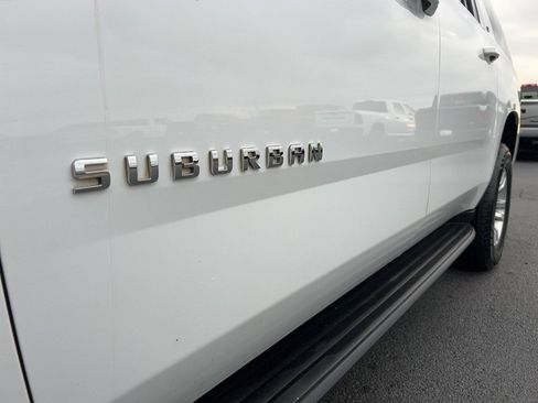 Used 2019 Chevrolet Suburban LT image 10