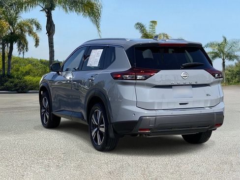 Certified 2025 Nissan Rogue SL w/ SL Premium Package FWD image 3