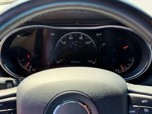 Used 2019 Jeep Grand Cherokee Limited image 13