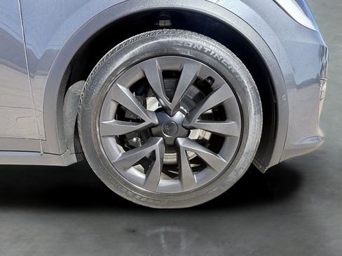 Used 2023 Tesla Model X image 12