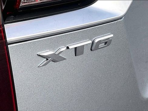 Used 2025 Cadillac XT6 Premium Luxury image 32