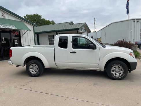 Used 2017 Nissan Frontier S RWD image 2