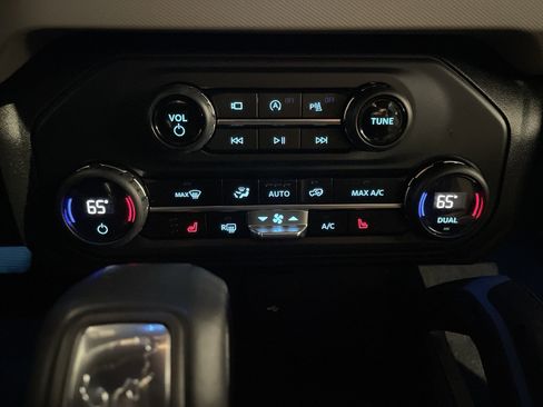 Used 2023 Ford Bronco Wildtrak image 30