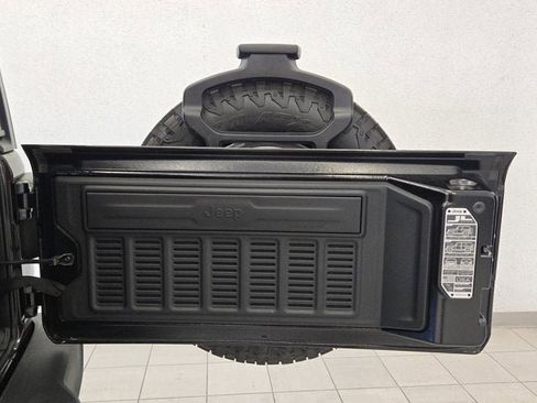 Used 2024 Jeep Wrangler Unlimited Sport AWD/4WD image 16