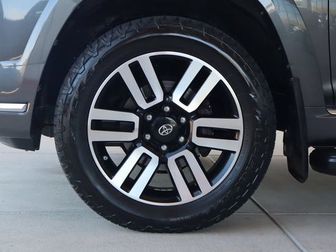 Used 2018 Toyota 4Runner Limited AWD/4WD image 5