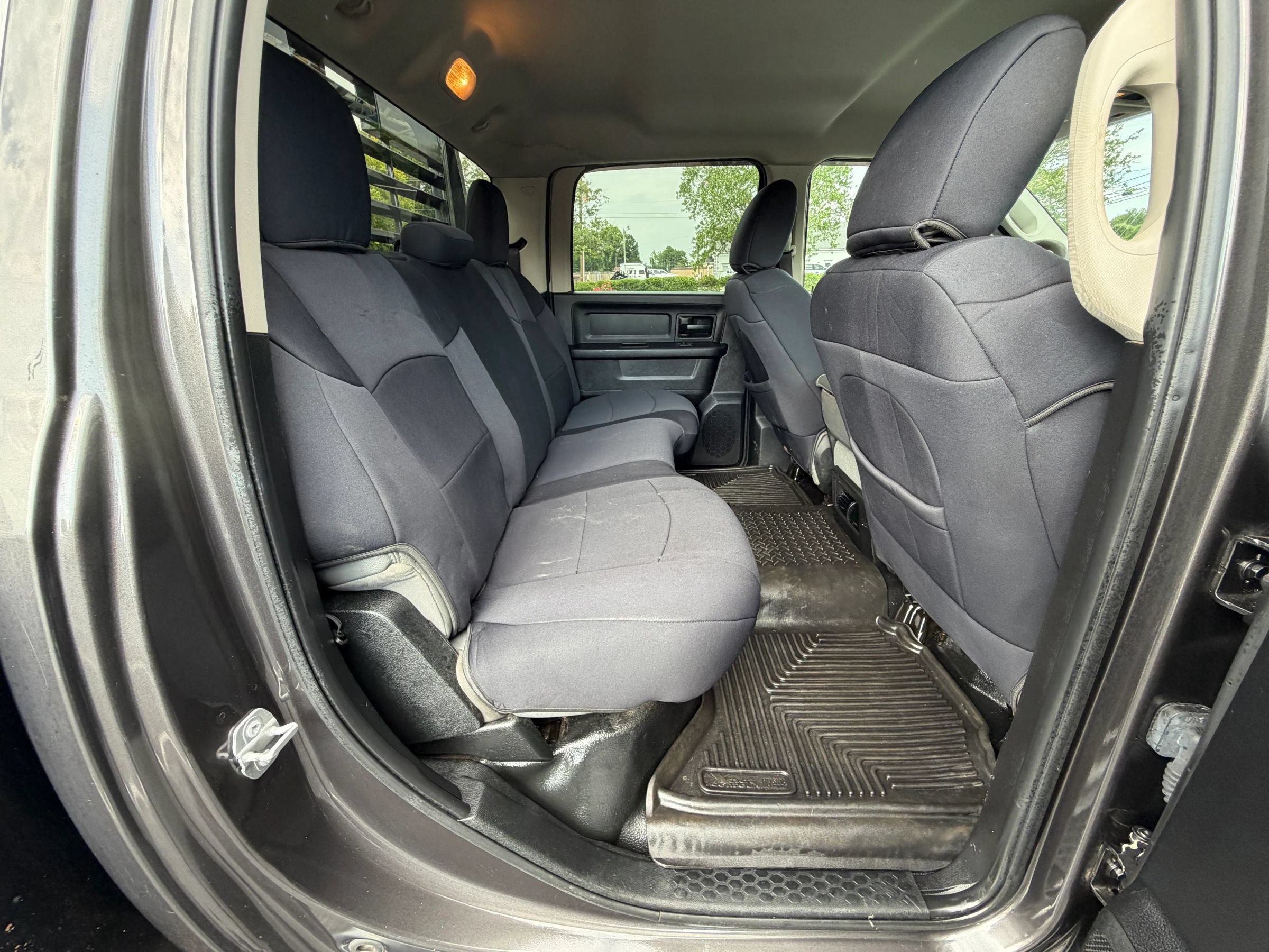 Used 2018 RAM 3500 Tradesman w/ Chrome Appearance Group AWD/4WD image 17