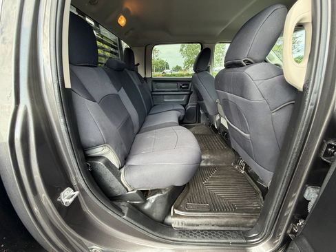 Used 2018 RAM 3500 Tradesman w/ Chrome Appearance Group AWD/4WD image 17