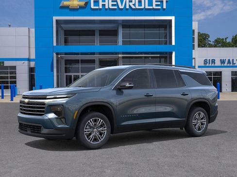 New 2026 Chevrolet Traverse LT image 2