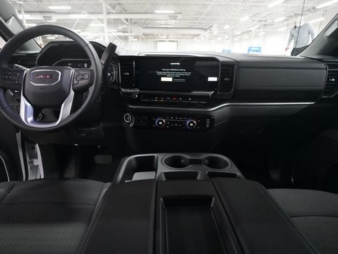 Used 2025 GMC Sierra 1500 Elevation AWD/4WD image 5