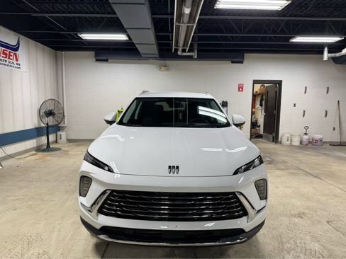 Certified 2025 Buick Envision Preferred image 2