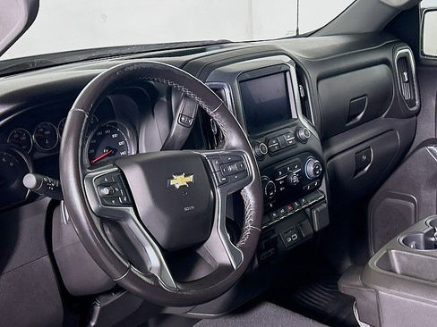 Used 2022 Chevrolet Silverado 1500 LT w/ Leather Package image 9