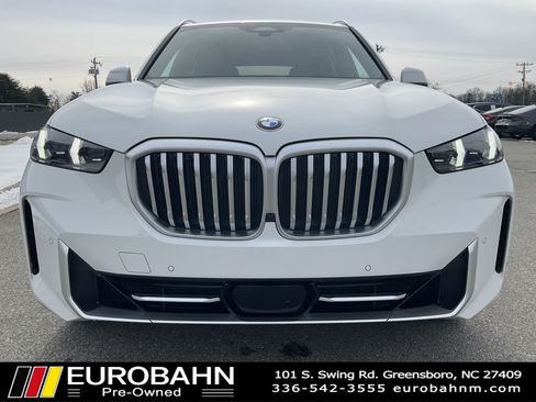 Used 2024 BMW X5 xDrive40i w/ Parking Assistance Package image 25