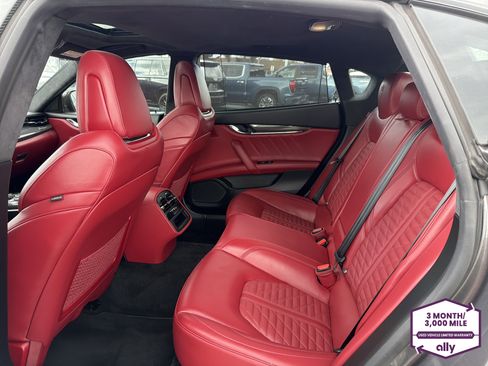 Used 2023 Maserati Quattroporte Trofeo image 11