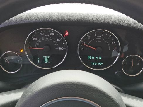 Used 2017 Jeep Wrangler Unlimited Rubicon w/ Connectivity Group image 18