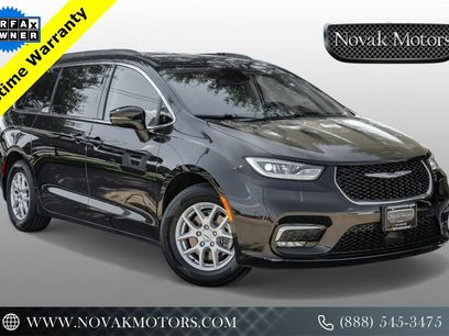 Used 2022 Chrysler Pacifica Touring-L