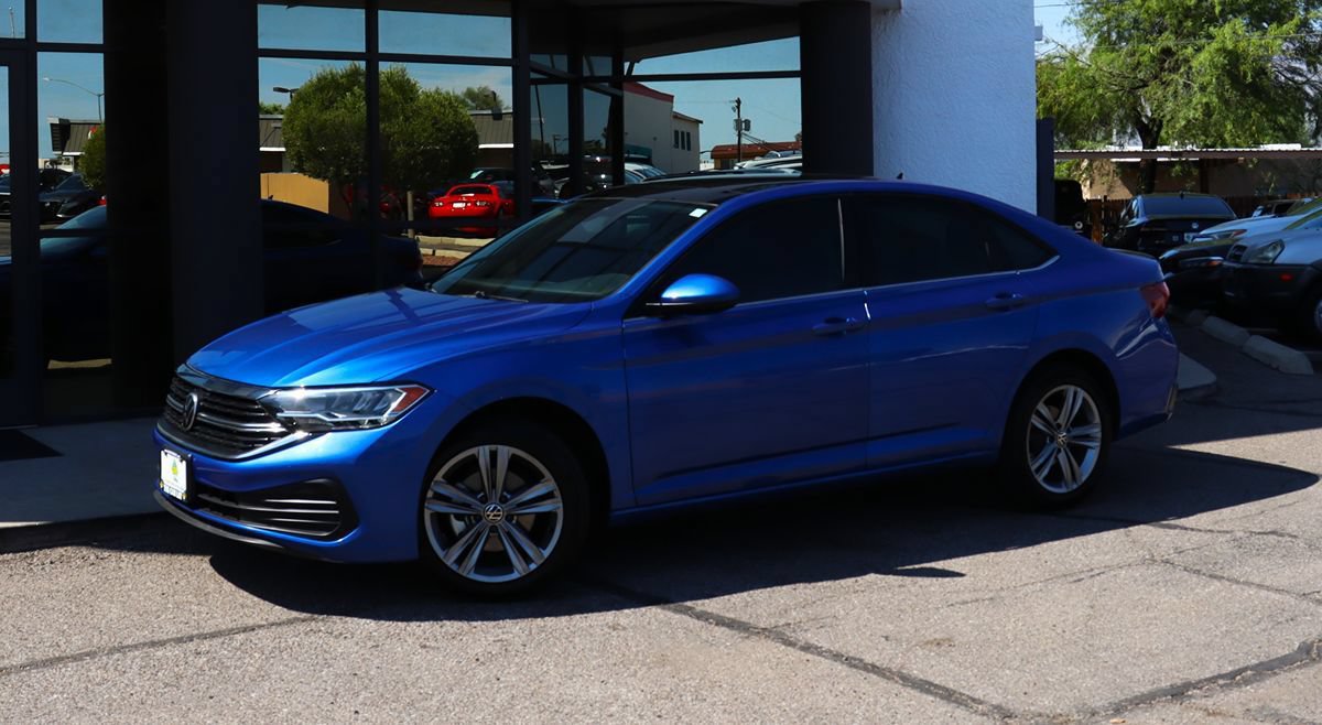 Used 2022 Volkswagen Jetta SE FWD image 3