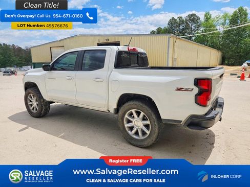 Used 2023 Chevrolet Colorado Z71 w/ Z71 Convenience Package 2 AWD/4WD image 3