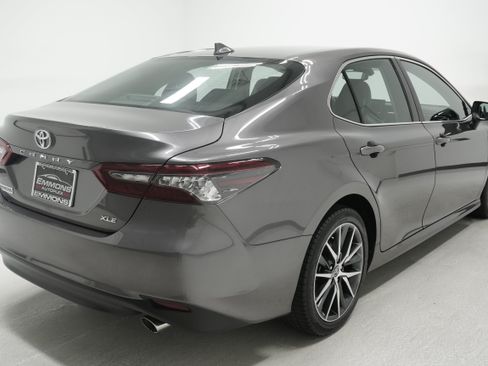 Used 2023 Toyota Camry XLE FWD image 4