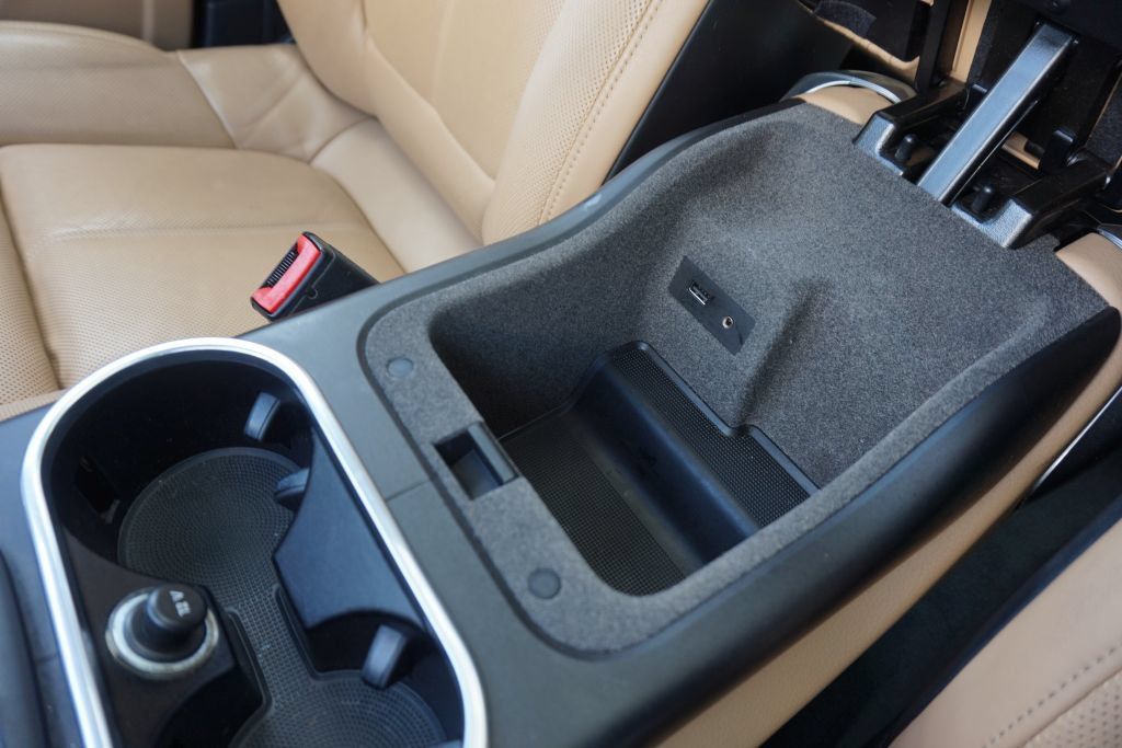 Used 2014 Porsche Cayenne Platinum Edition AWD/4WD image 44