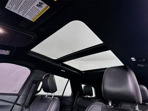 Used 2020 Ford Explorer ST w/ ST Street Pack image 11