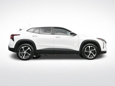 Used 2024 Chevrolet Trax RS FWD image 29