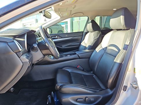 Used 2018 Nissan Maxima 3.5 SV image 9