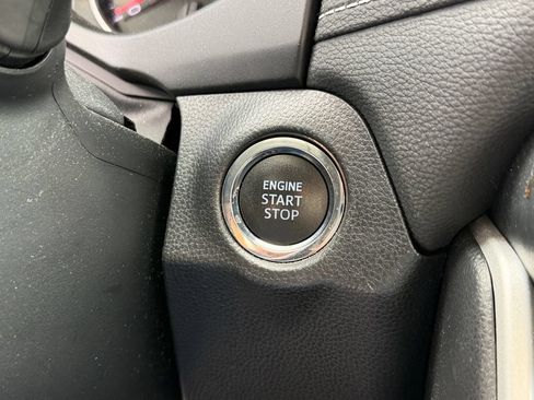 Used 2021 Toyota RAV4 XLE FWD image 16