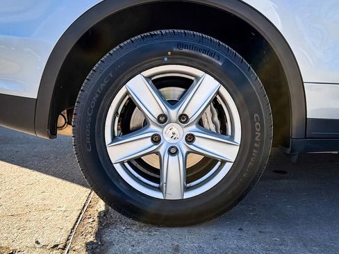 Used 2011 Porsche Cayenne S image 10