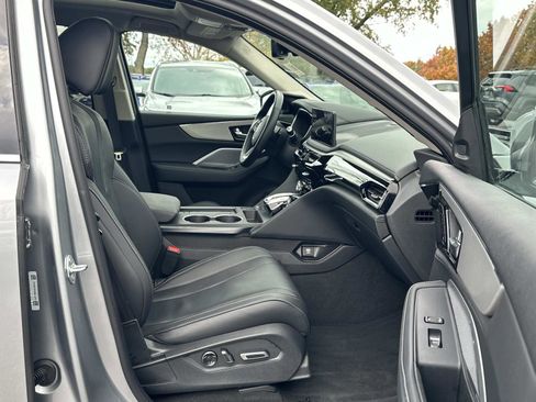 Certified 2025 Acura MDX FWD w/ Technology Package image 14