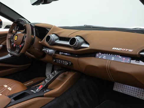 Certified 2023 Ferrari 812 GTS RWD image 38