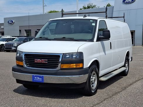 Used 2022 GMC Savana 2500 w/ Driver Convenience Package RWD image 4