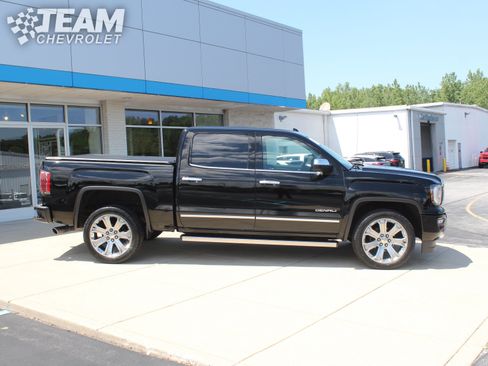 Used 2018 GMC Sierra 1500 Denali w/ Denali Ultimate Package AWD/4WD image 3