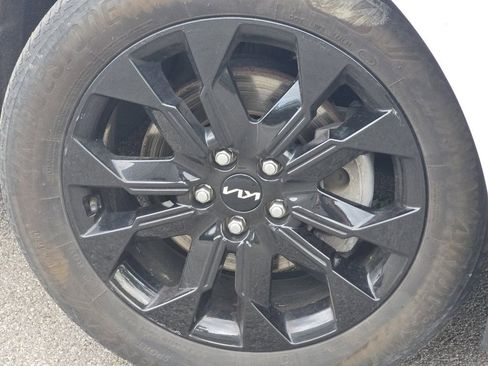 Used 2024 Kia Carnival SX FWD image 9