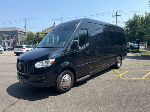Used 2021 Mercedes-Benz Sprinter 3500 image 2