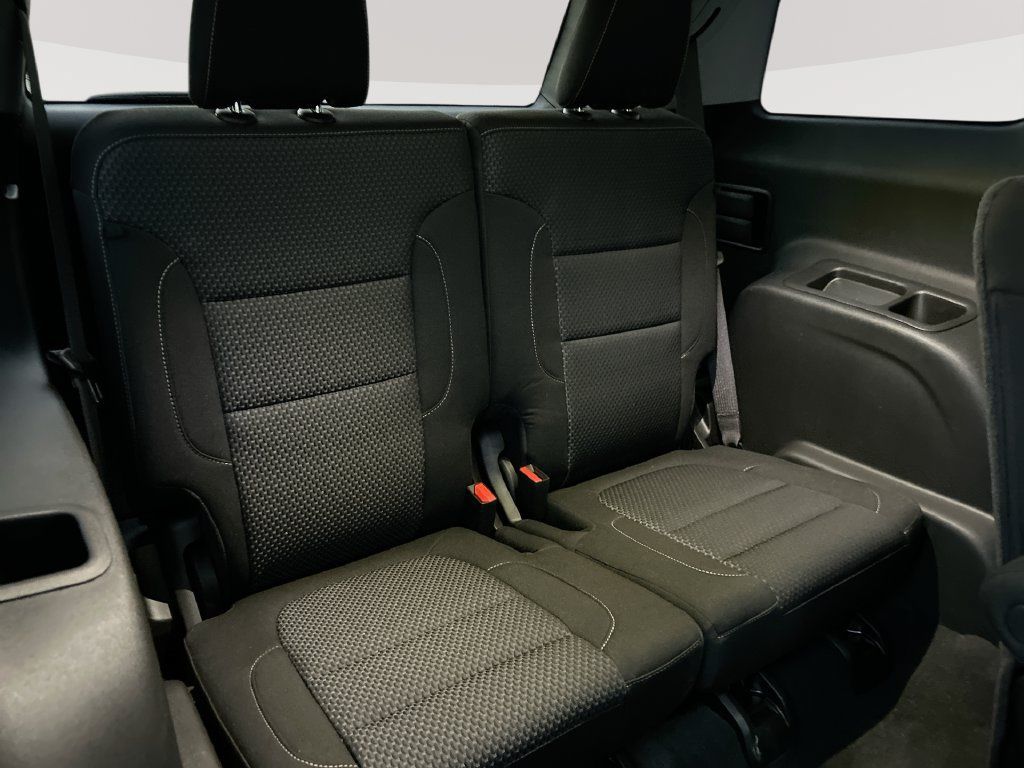 Used 2023 GMC Acadia SLE w/ Driver Convenience Package AWD/4WD image 23