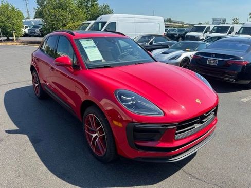 Used 2026 Porsche Macan AWD/4WD image 1