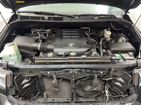 Used 2019 Toyota Sequoia Platinum AWD/4WD image 27