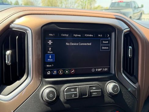 Used 2020 Chevrolet Silverado 2500 High Country w/ Technology Package AWD/4WD image 23