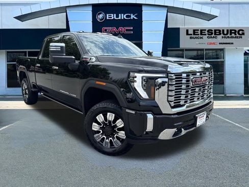 Used 2024 GMC Sierra 2500 Denali w/ Denali Reserve Package AWD/4WD image 1