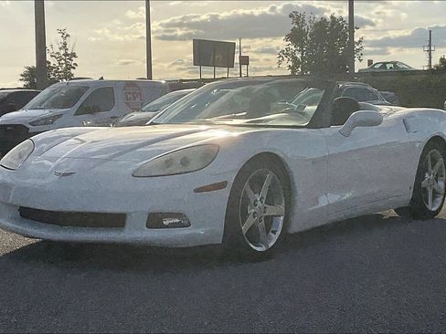 Used 2006 Chevrolet Corvette Convertible w/ Preferred Equipment Group RWD image 3