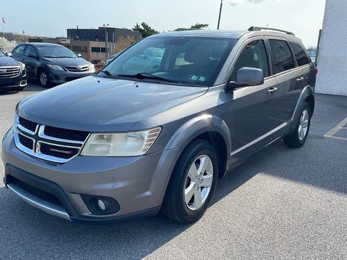 Used 2012 Dodge Journey SXT w/ Flexible Seating Group image 8
