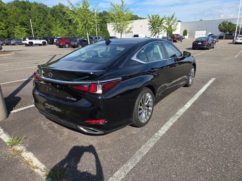 Used 2020 Lexus ES 350 w/ Accessory Package 2 FWD image 3