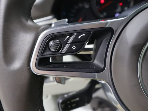 Used 2021 Porsche Macan Turbo AWD/4WD image 34