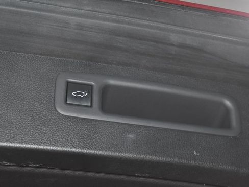 Used 2021 Toyota Highlander XLE image 39