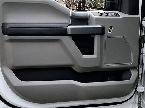 Used 2016 Ford F150 XLT w/ Equipment Group 302A Luxury image 20