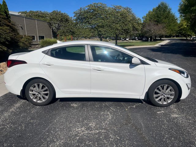 Used 2014 Hyundai Elantra SE w/ Option Group 02 FWD image 29